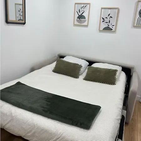 Apartment Petite Maison Proche - 20 Min En Voiture *